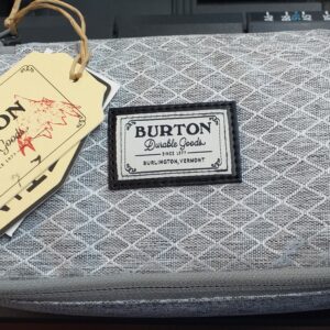 ASTUCCIO SCUOLA BURTON SWITCHBACK CASE GRIGIO BIANCO 1 zip con logo